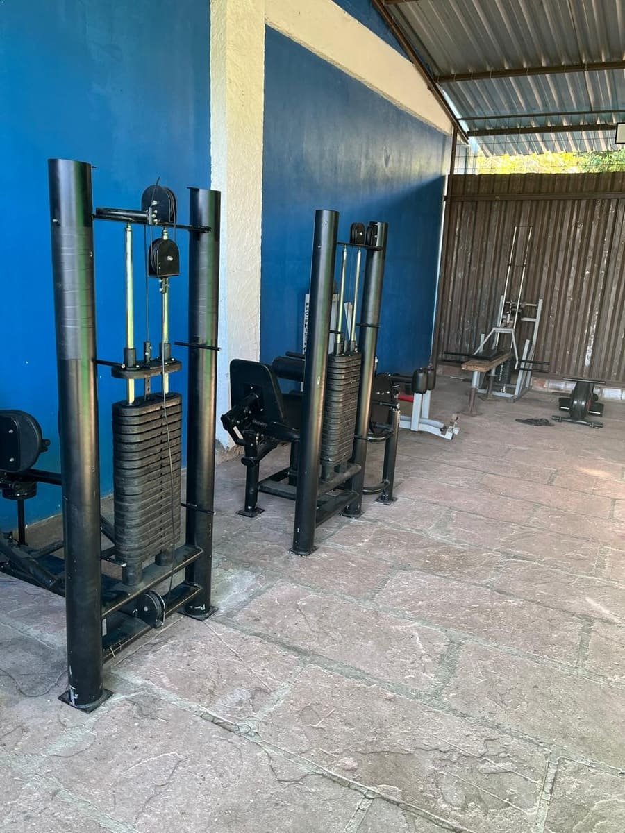 Fundação Gaúcha dos Bancos Sociais doa equipamentos de musculação